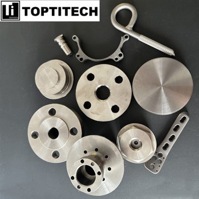 Parts de titani en forma especial personalitzada
